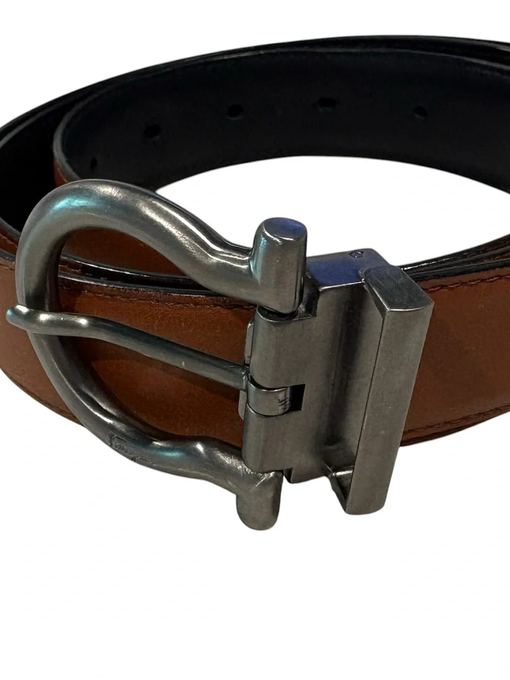 Salvatore Ferragamo - Men's Gancini Buckle Reversible leather belt. size 40